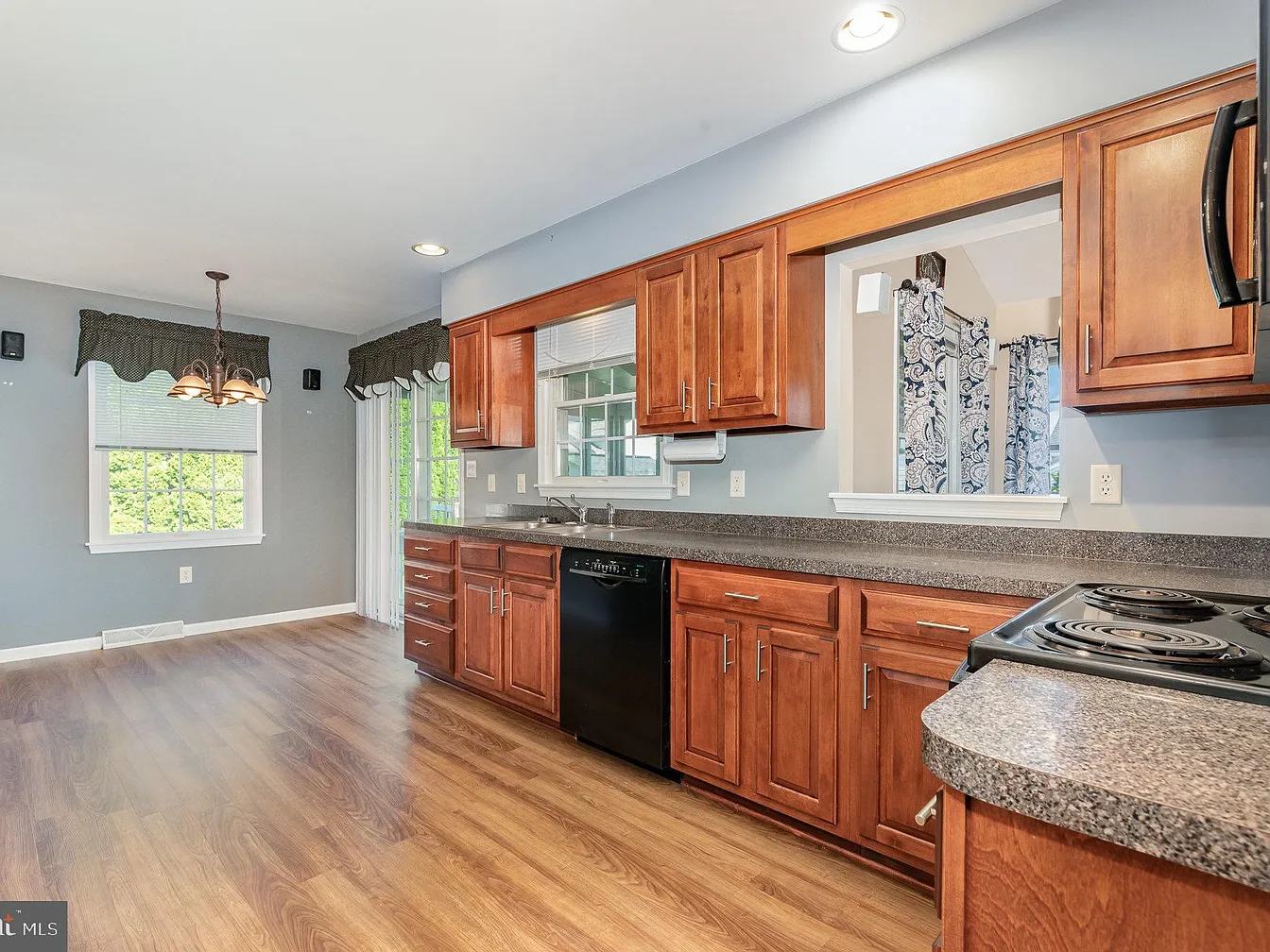 house-on-sale-Sullivan_St-Mansion_Address-Lavington__Nairobi__Kenya_price-12000000_Beds-4_Baths-2310_14-4