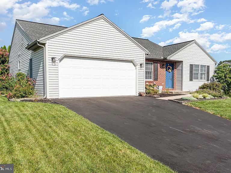 house-on-sale-Sullivan_St-Mansion_Address-Lavington__Nairobi__Kenya_price-12000000_Beds-4_Baths-2310_14-2