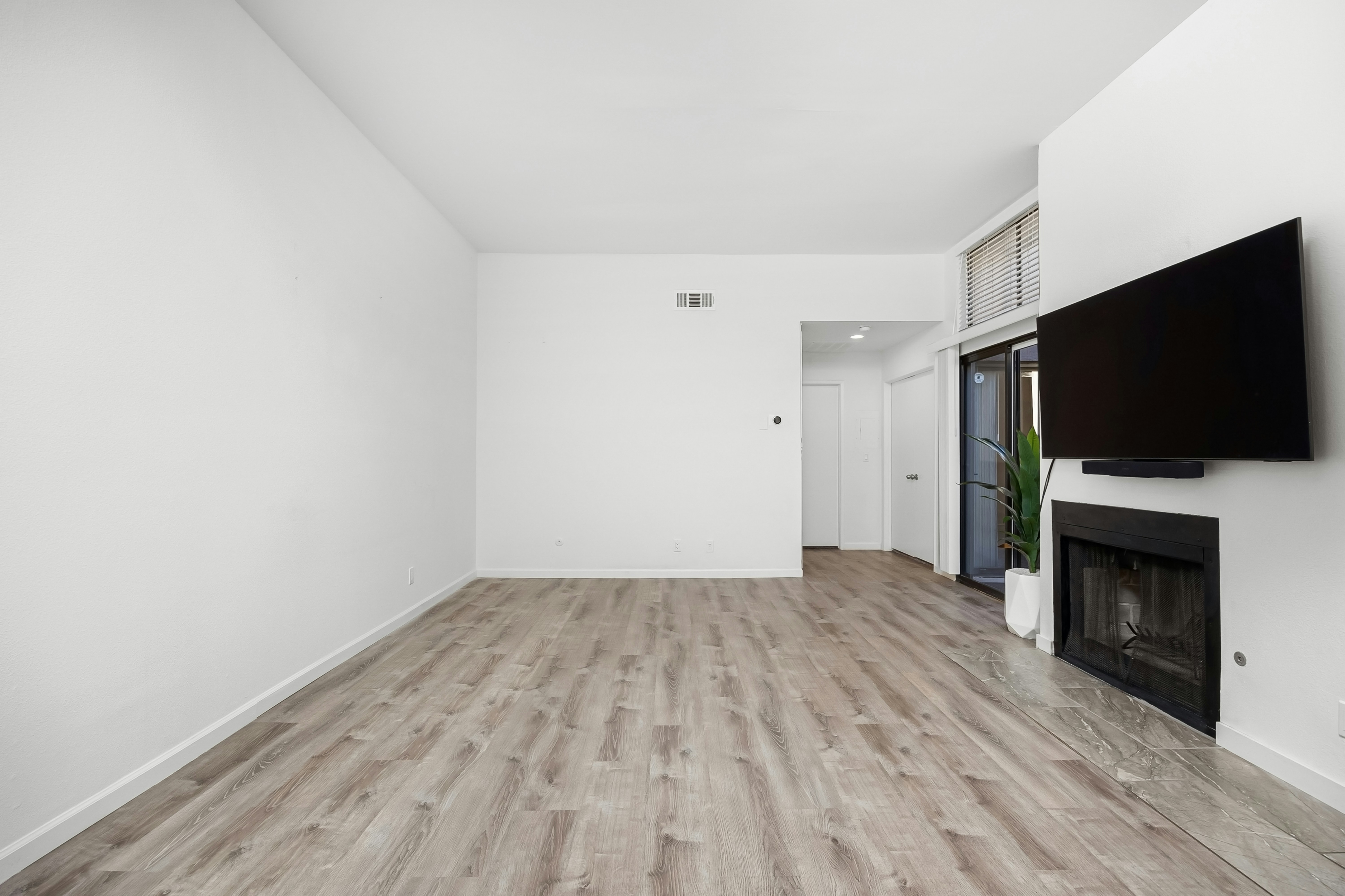 renting-Kamakis-apartment_Address-Westlands__Nairobi__Kenya_price-300000_Beds-1_Baths-1-9-1