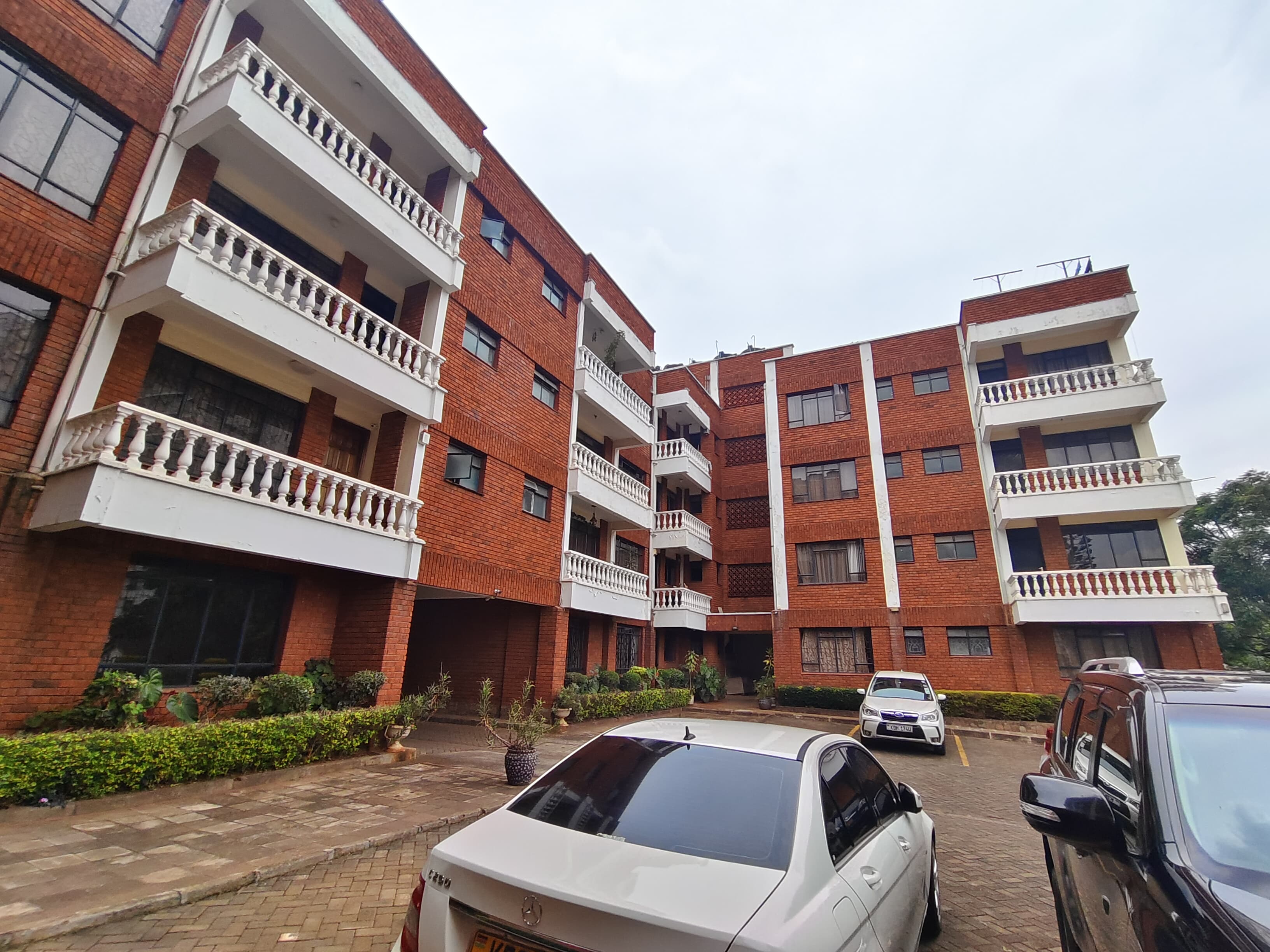 house-on-sale-2_bedroom_apartment-Duplex_Address-Riverside_Dr__Nairobi__Kenya_price-15000000_Beds-5_Baths-2050_30-1