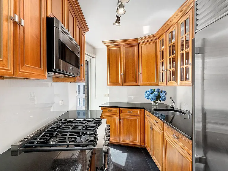 renting-200_Central_Park-apartment_Address-Westlands__Nairobi__Kenya_price-290000_Beds-2_Baths-2-13-1