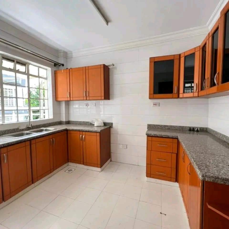 renting-Kisaingo-apartment_Address-Parklands_Rd__Nairobi__Kenya_price-95000_Beds-6_Baths-3-34-1