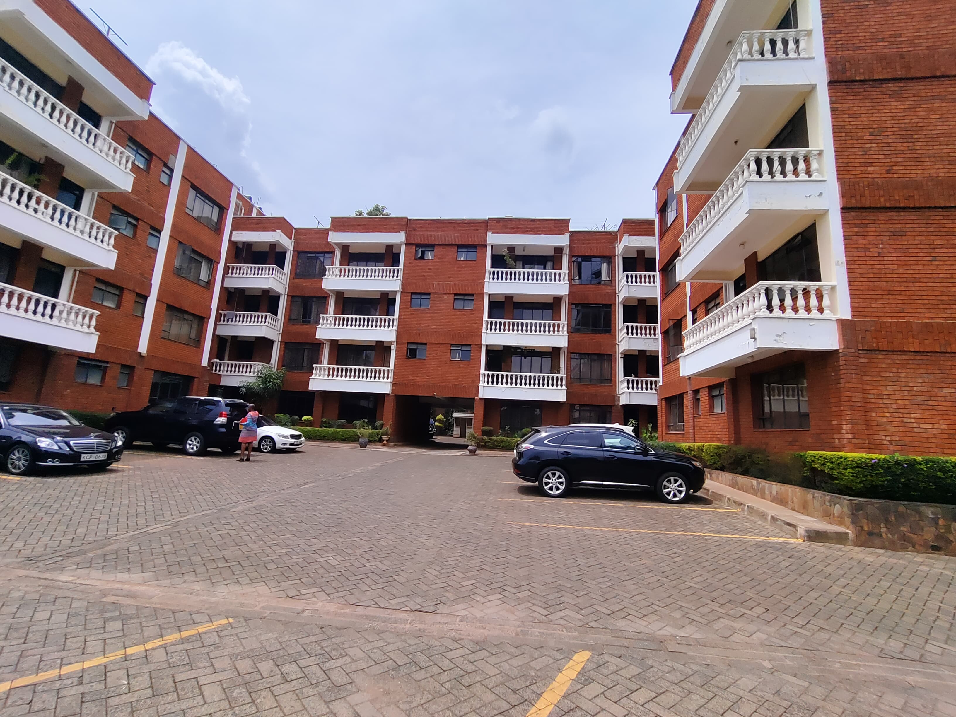 house-on-sale-2_bedroom_apartment-Duplex_Address-Riverside_Dr__Nairobi__Kenya_price-15000000_Beds-5_Baths-2050_30