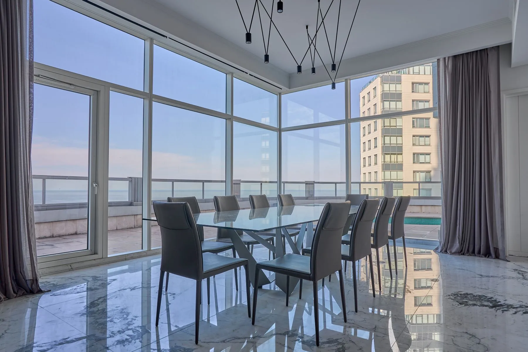 Alvear Tower Sky Residence: Private Pool and River Views in Puerto Madero